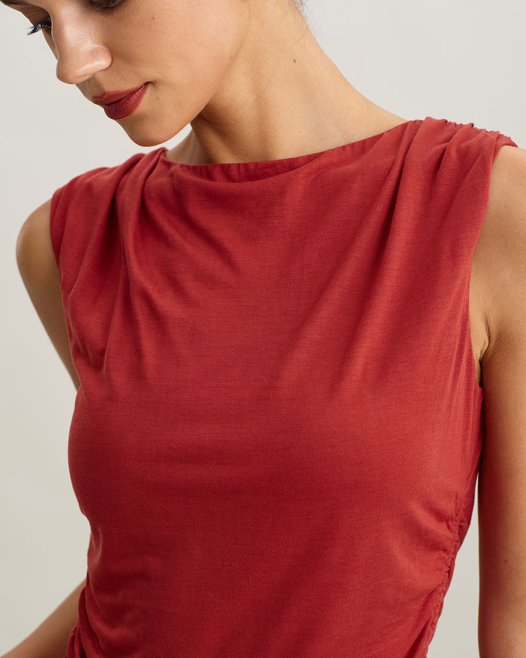 Red Round Neck Cropped Tank Top